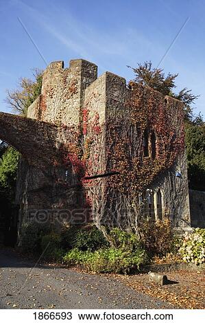 Hulne Park Gate, Northumberland, England View Large Photo Image Stock Image - Hulne Park Gate, Northumberland, England. Fotosearch