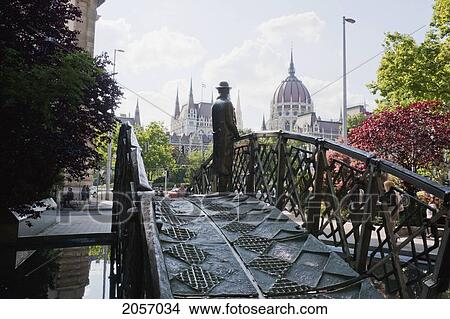 Imre Nagy, Statue At Martyrs' Square, Budapest, Hungary View Large Photo Image Picture - Imre Nagy, Statue At Martyrs' Square, Budapest, Hungary. Fotosearch