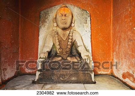 Stock Image - India, Uttar Prasesh, Deities on the Panchakroshi Pradakshina (Outer Pradaktion) or holy Hindu pilgrimage circuit; Varansi. Fotosearch