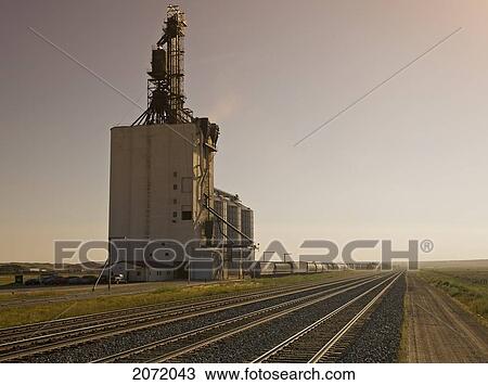 Stock Image - Inland Grain Terminal, Dunmore, Alberta. Fotosearch