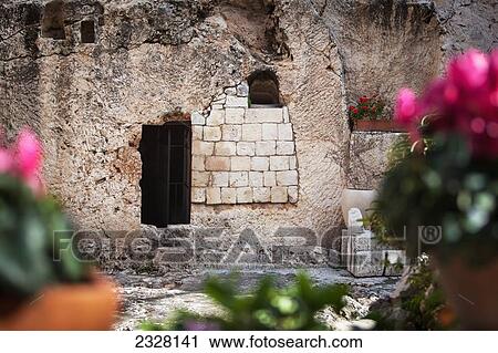 Israel, Garden Tomb in Jerusalem is one of two locations that is thought to be where Jesus's body was laid and where he was resurrected; Jerusalem View Large Photo Image Stock Image - Israel, Garden Tomb in Jerusalem is one of two locations that is thought to be where Jesus's body was laid and where he was resurrected; Jerusalem. Fotosearch