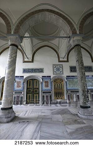 Stock Image - Istanbul, Turkey. Beautifully Tiled Antechamber, Topkapi Palace, 2006. Doug Mckinlay/Axiom. Fotosearch