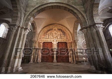 Jesus, Encased In A Mandorla, On The Tympanum Over The Central Doors In The Narthex Of V View Large Photo Image Stock Photograph - Jesus, Encased In A Mandorla, On The Tympanum Over The Central Doors In The Narthex Of V. Fotosearch