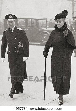 Picture - King Edward Viii And Queen Mary Arriving At The Cenotaph On Armistice Day, 1936. Edward Viii, Edward Albert Christian George Andrew Patrick David, Later The Duke Of Windsor, 1894. Fotosearch