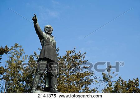 Stock Photography - Kossuth Lajos Ter, Lawyer, Journalist, Politician And Regent-President Of Hungary In 1849 Statue, Budapest, Hungary. Fotosearch