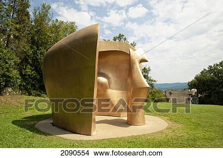 Picture - Large Figure In A Shelter, Henry Moore's Sculpture In Parque De Los Pueblos De Europa, Gernika-Lumo, Basque Country, Spain. Fotosearch