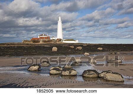 Stock Photography - Lighthouse, Northumberland, England. Fotosearch
