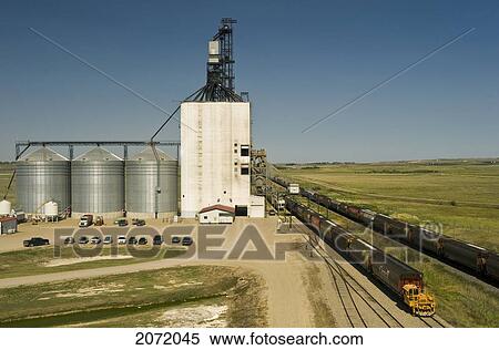 Loading Grain At Inland Grain Terminal, Swift Current, Saskatchewan View Large Photo Image Stock Photography - Loading Grain At Inland Grain Terminal, Swift Current, Saskatchewan. Fotosearch