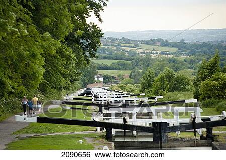 Stock Photograph - Lock Over The Kennet And Avon Canal In Caen Hill, Near Devizes, Wiltshire, Uk. Fotosearch