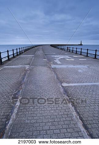 Looking Along The Roker Pier Early In The Morning, Sunderland, Tyne &Amp; Wear, England. View Large Photo Image Stock Image - Looking Along The Roker Pier Early In The Morning, Sunderland, Tyne &Amp; Wear, England.. Fotosearch