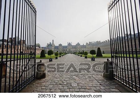 Main Gate To The Court Of The White Horse, Palace Of Fontainebleau, Seine-Et-Marne, France View Large Photo Image Stock Image - Main Gate To The Court Of The White Horse, Palace Of Fontainebleau, Seine-Et-Marne, France. Fotosearch