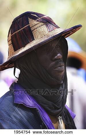 Picture - Man with Fulani hat, Monday Market, Djenne, Mali. Fotosearch