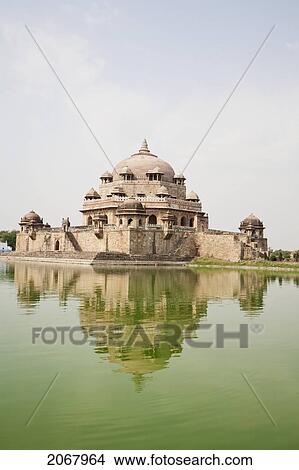 Picture - Mausoleum Of Sher Shah, Sasaram, Bihar, India. Fotosearch