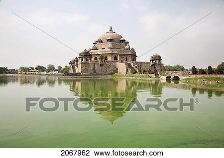 Stock Image - Mausoleum Of Sher Shah, Sasaram, Bihar, India. Fotosearch