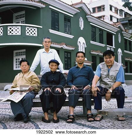 Stock Image - Men On Park Bench ÃƒÆ’Ã‚Â¡ÃƒÆ’Ã‚Â¡. Fotosearch