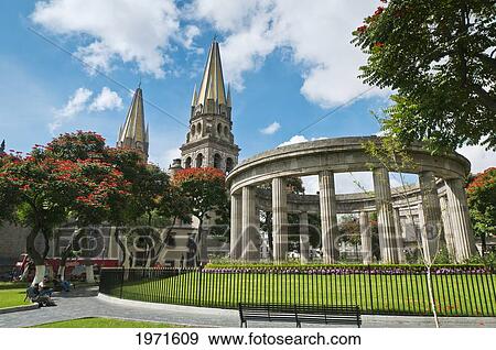Stock Photo - Mexico, Guadalajara, Rotonda De Los Jaliscienses Ilustres (Rotunda Of Distinquised Men And Women Of Jalisco).. Fotosearch