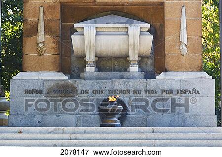Monument To The Heroes Of May 2Nd 1808 On Paseo Del Prado; Madrid Spain View Large Photo Image Stock Photo - Monument To The Heroes Of May 2Nd 1808 On Paseo Del Prado; Madrid Spain. Fotosearch