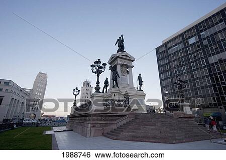 Stock Photograph - Monument To The Heroes Of The Naval Combat Of Iquique In 1879 On Plaza Sotomayor, Valparaiso, Valparaiso Region, Chile. Fotosearch