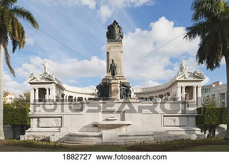 Stock Photo - Monumento Al Mayor General JosÃƒÆ’Ã‚Â© Miguel GÃƒÆ’Ã‚Â³mez; Havana, Cuba. Fotosearch