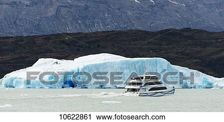Stock Image - Moreno glacier and Lake Argentino, Los Glaciares National Park; Santa Cruz province, Argentina. Fotosearch