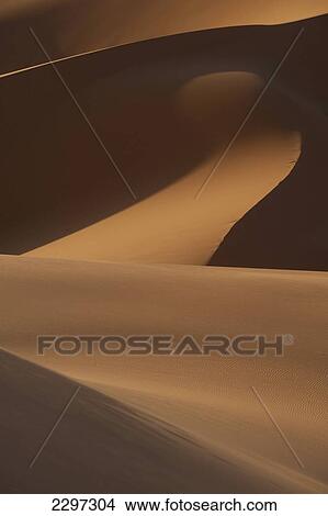 Picture - Morocco, Detail of sand dunes in Erg Chebbi area; Sahara Desert near Merzouga. Fotosearch
