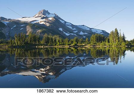 Stock Image - Mount Jefferson, Russell Lake, Jefferson Park, Oregon, Usa. Fotosearch