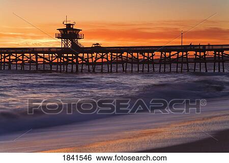 Stock Photograph - Municipal Pier At Sunset; San Clemente, California, Usa. Fotosearch