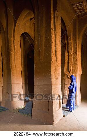 Picture - Niger, Central Niger, Tahoa region, interior; Yaama Village, Traditional mud brick mosque. Fotosearch