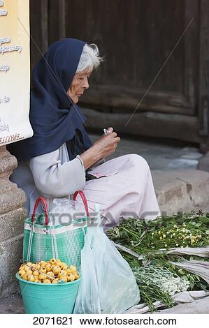 Stock Image - Old Pur. Fotosearch