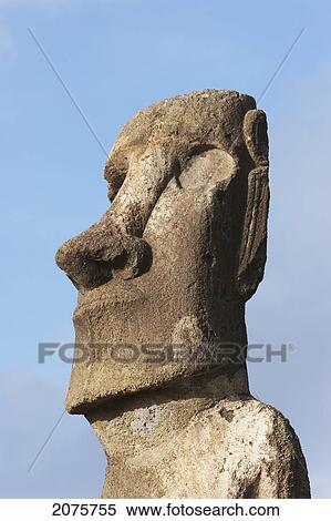 Stock Photography - One Of The Fifteen Moais From Different Periods, Restored By Archaeologist Claudio Cristino, At Ahu Tongariki, Rapa Nui (Easter Island), Chile. Fotosearch
