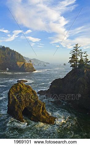 Oregon Coast South Of Natural Bridges Viewpoint, Samuel H. Boardman State Park. View Large Photo Image Stock Image - Oregon Coast South Of Natural Bridges Viewpoint, Samuel H. Boardman State Park.. Fotosearch