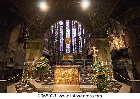 Stock Image - Pala D'oro In The Gothic Choir Of Aachen Cathedral (Kaiserdom), Aachen, Germany. Fotosearch