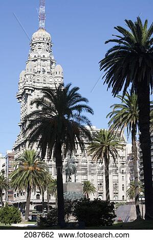 Stock Image - Plaza Independencia, Montevideo, Uruguay. Fotosearch