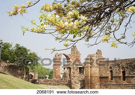 Qutab Minar, Delhi, India View Large Photo Image Stock Image - Qutab Minar, Delhi, India. Fotosearch