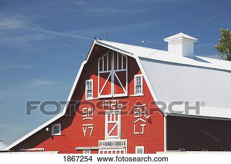 Red Barn Central Alberta Canada Picture 1867254 Fotosearch