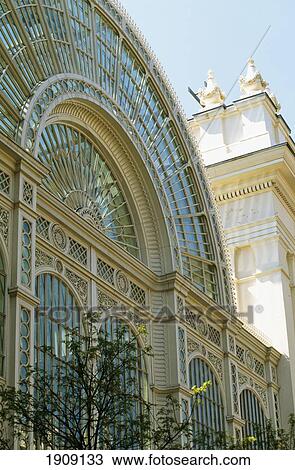 Royal Opera House, Covent Garden, London, England View Large Photo Image Stock Image - Royal Opera House, Covent Garden, London, England. Fotosearch