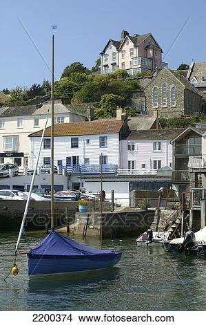 Picture - Salcombe, Devon, England, Uk Doug Mckinlay/Axiom. Fotosearch