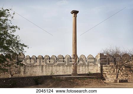 Picture - Sas Bahu Temple, Gwalior, Madhya Pradesh, India. Fotosearch
