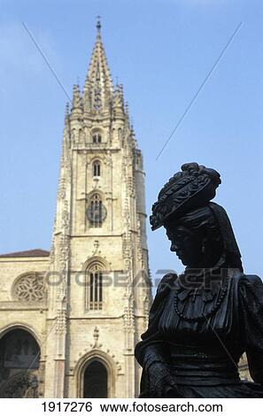 Stock Photograph - Sculpture Outside Cathedral ÃƒÆ’Ã‚Â¡. Fotosearch