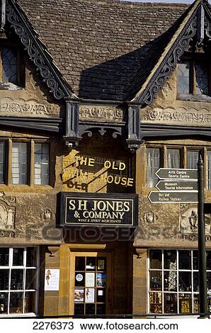 Stock Image - Shop front; Banbury, Oxfordshire, England. Fotosearch