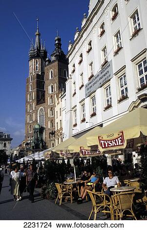 Picture - St. Mary's Basilica, Rynek Glowny Square, Krakow, Poland. Fotosearch