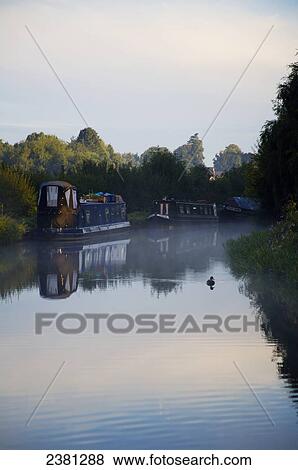 Staffs and Worcs canal; Swindon, Wiltshire, England View Large Photo Image Stock Photo - Staffs and Worcs canal; Swindon, Wiltshire, England. Fotosearch