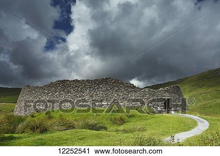 Stock Image - Staigue stone fort on the Wild Atlantic way coastal route; County Kerry, Ireland. Fotosearch