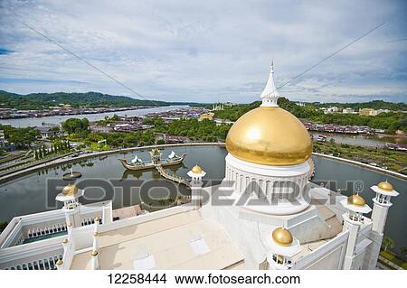 Sultan Omar Ali Saifuddien Mosque; Bandar Seri Begawan, Brunei View Large Photo Image Picture - Sultan Omar Ali Saifuddien Mosque; Bandar Seri Begawan, Brunei. Fotosearch