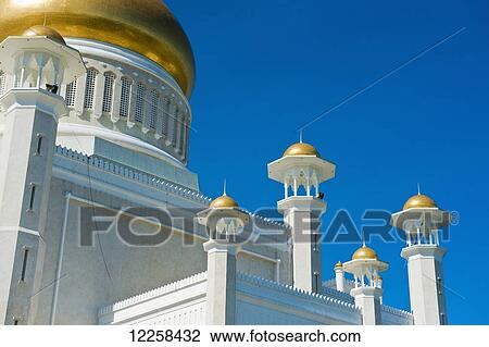 Sultan Omar Ali Saifuddien Mosque; Bandar Seri Begawan, Brunei View Large Photo Image Stock Image - Sultan Omar Ali Saifuddien Mosque; Bandar Seri Begawan, Brunei. Fotosearch