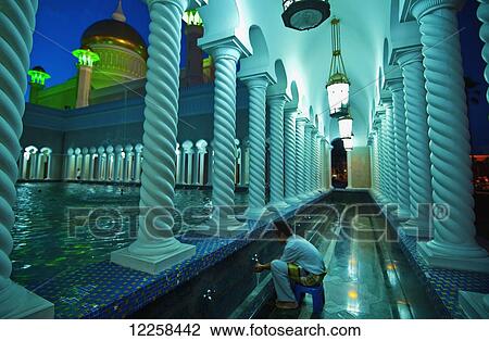 Stock Image - Sultan Omar Ali Saifuddien Mosque; Bandar Seri Begawan, Brunei. Fotosearch