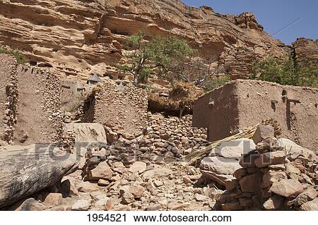 Stock Image - Telem houses set in the Bandiagara Escarpment, Irelli, Mali. Fotosearch
