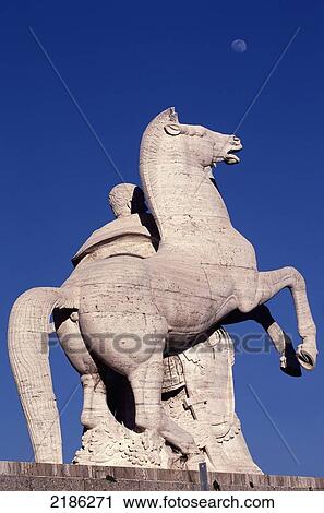 Stock Image - The Fascist Era Architecture Of Palazzo Della Civilta' Del Lavoro, Roma Eur, Italy Doug Mckinlay/Axiom. Fotosearch