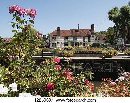 The Kings Arms pub, near Oxford; Sandford-on-Thames, England View Large Photo Image Stock Photo - The Kings Arms pub, near Oxford; Sandford-on-Thames, England. Fotosearch