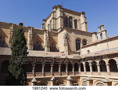 Stock Image - The King's Cloister In The 16Th Century Dominican Convent Of Saint Stephen (Convento De San Esteban); Salamanca, Salamanca Province, Spain. Fotosearch